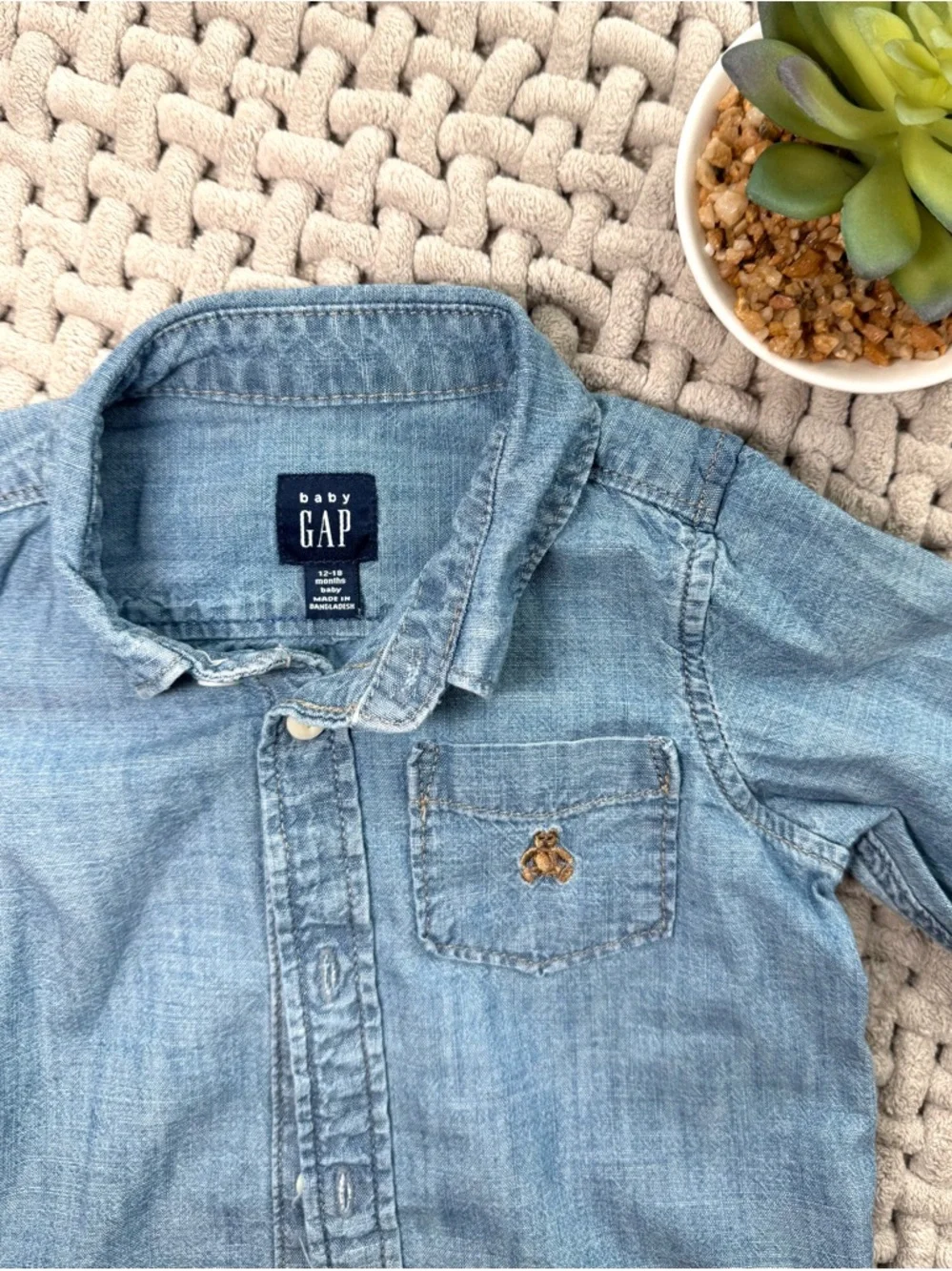 Gap Baby | Chambray Collared Shirt in Washed Medium Blue | 12-18 Months